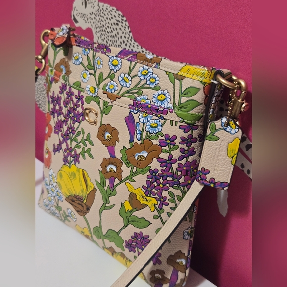 Coach Kitt Messenger Crossbody Bag EUC - Picture 6 of 15